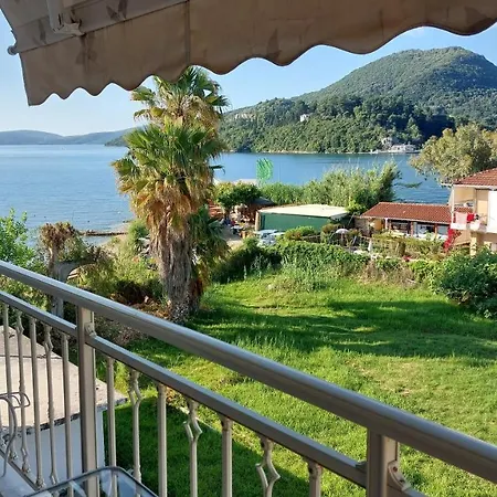 Hotel Nydri Beach 호텔 니드리
